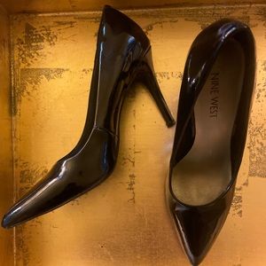 Nine West classy black patent leather heels
